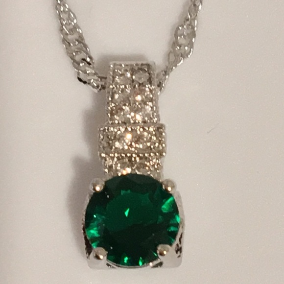 Emerald diamond necklace - Picture 1 of 4